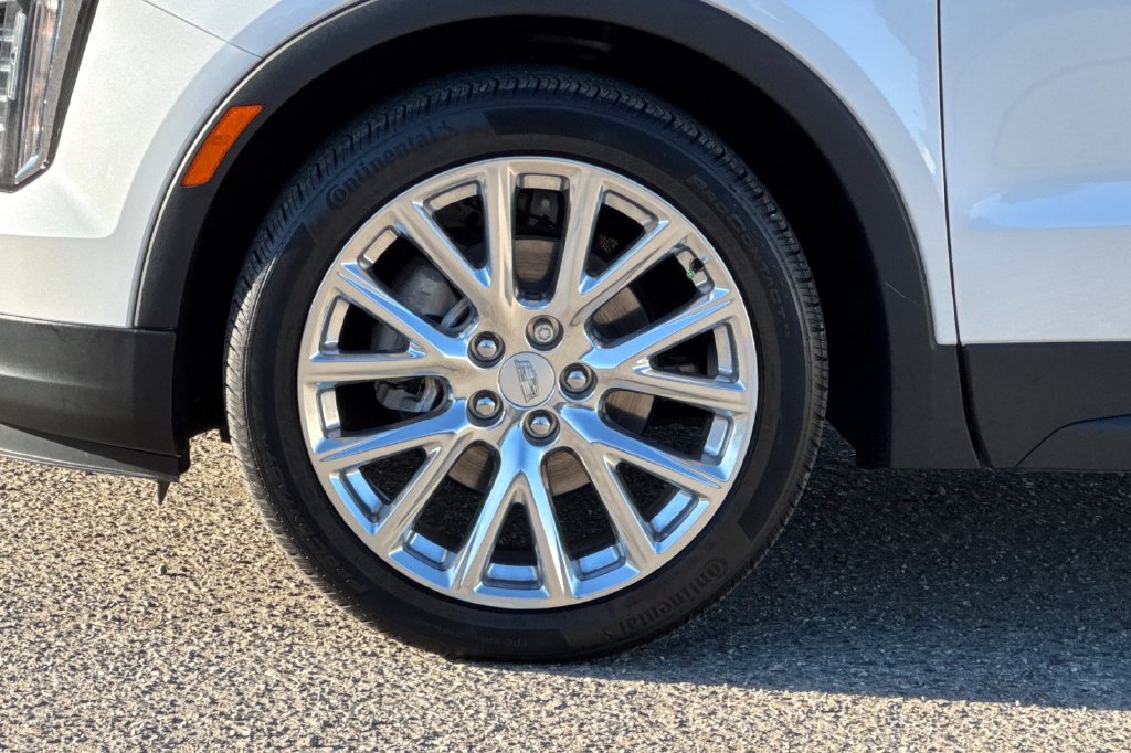 Used 2022 Cadillac XT4 Luxury w/ Driver Awareness Package FWD image 32