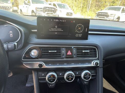 Used 2022 Genesis G70 2.0T image 30