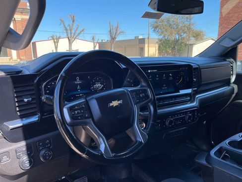 Used 2024 Chevrolet Silverado 2500 LT w/ Convenience Package image 17