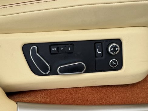 Used 2016 Bentley Flying Spur V8 AWD/4WD image 16