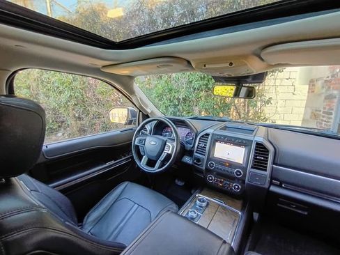 Used 2019 Ford Expedition Platinum image 41