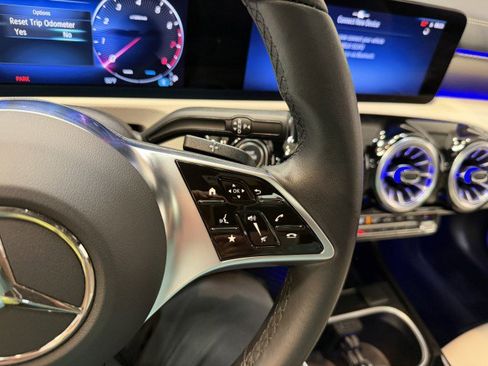Certified 2025 Mercedes-Benz CLA 250 image 23