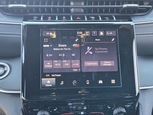 New 2025 Jeep Grand Cherokee L Altitude image 15