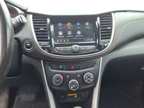 Used 2022 Chevrolet Trax LT w/ LT Convenience Package AWD/4WD image 10