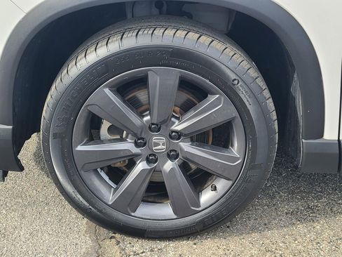 Used 2023 Honda Pilot Sport image 28