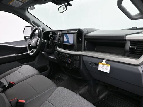 New 2026 Ford F250 XL w/ F-250 >10K GVWR Package AWD/4WD image 17