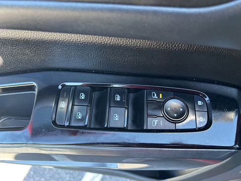 Certified 2023 Nissan Pathfinder SL w/ SL Premium Package FWD image 18