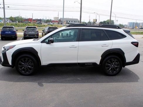 Used 2025 Subaru Outback Onyx Edition AWD/4WD image 8