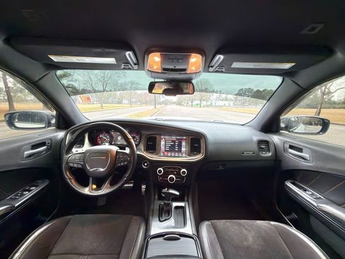 Used 2018 Dodge Charger R/T image 2