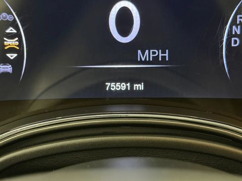 Used 2018 Jeep Grand Cherokee Altitude AWD/4WD image 13