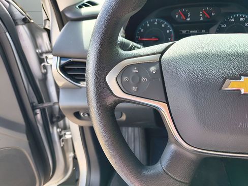 Used 2021 Chevrolet Traverse LS FWD image 17
