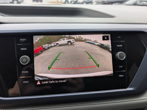 Used 2024 Volkswagen Taos SE image 26