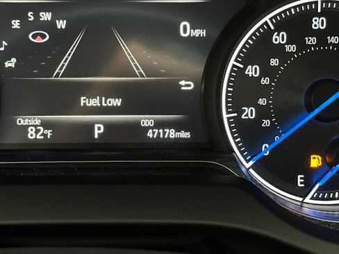 Used 2023 Toyota Venza LE AWD/4WD image 24