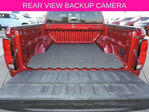 Used 2024 Chevrolet Colorado LT w/ LT Convenience Package III RWD image 12