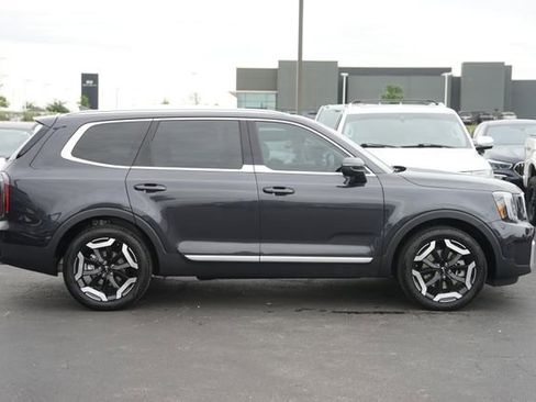 Used 2025 Kia Telluride EX FWD image 5