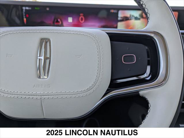 Used 2025 Lincoln Nautilus Black Label AWD/4WD image 15