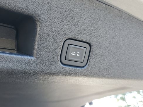 New 2025 GMC Acadia Elevation image 8