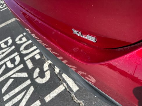 Used 2023 Toyota Highlander XLE image 7