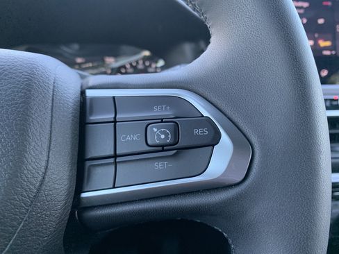 Used 2023 Jeep Compass Latitude w/ Sun and Sound Group AWD/4WD image 20