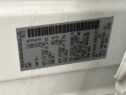 Used 2023 Nissan Rogue S AWD/4WD image 12