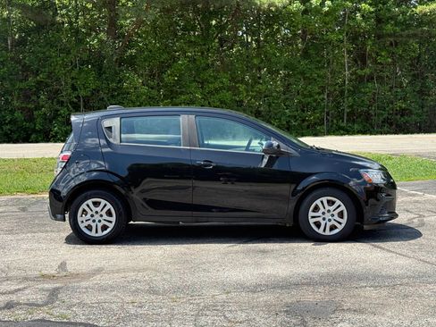Used 2020 Chevrolet Sonic LT FWD image 3