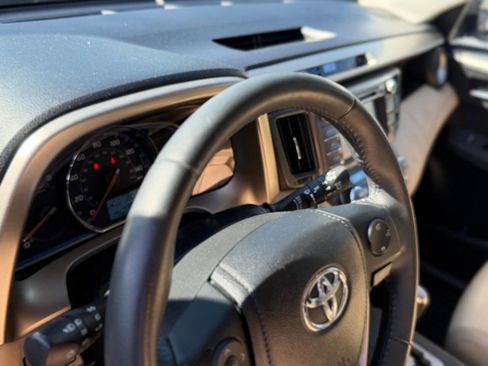 Used 2014 Toyota RAV4 Limited w/ Technology Package AWD/4WD image 57