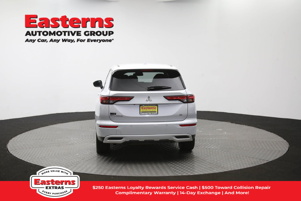 Used 2024 Mitsubishi Outlander SE FWD image 38