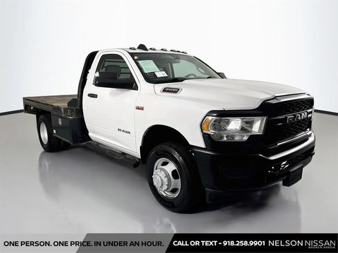 Used 2019 RAM 3500 Tradesman RWD image 3