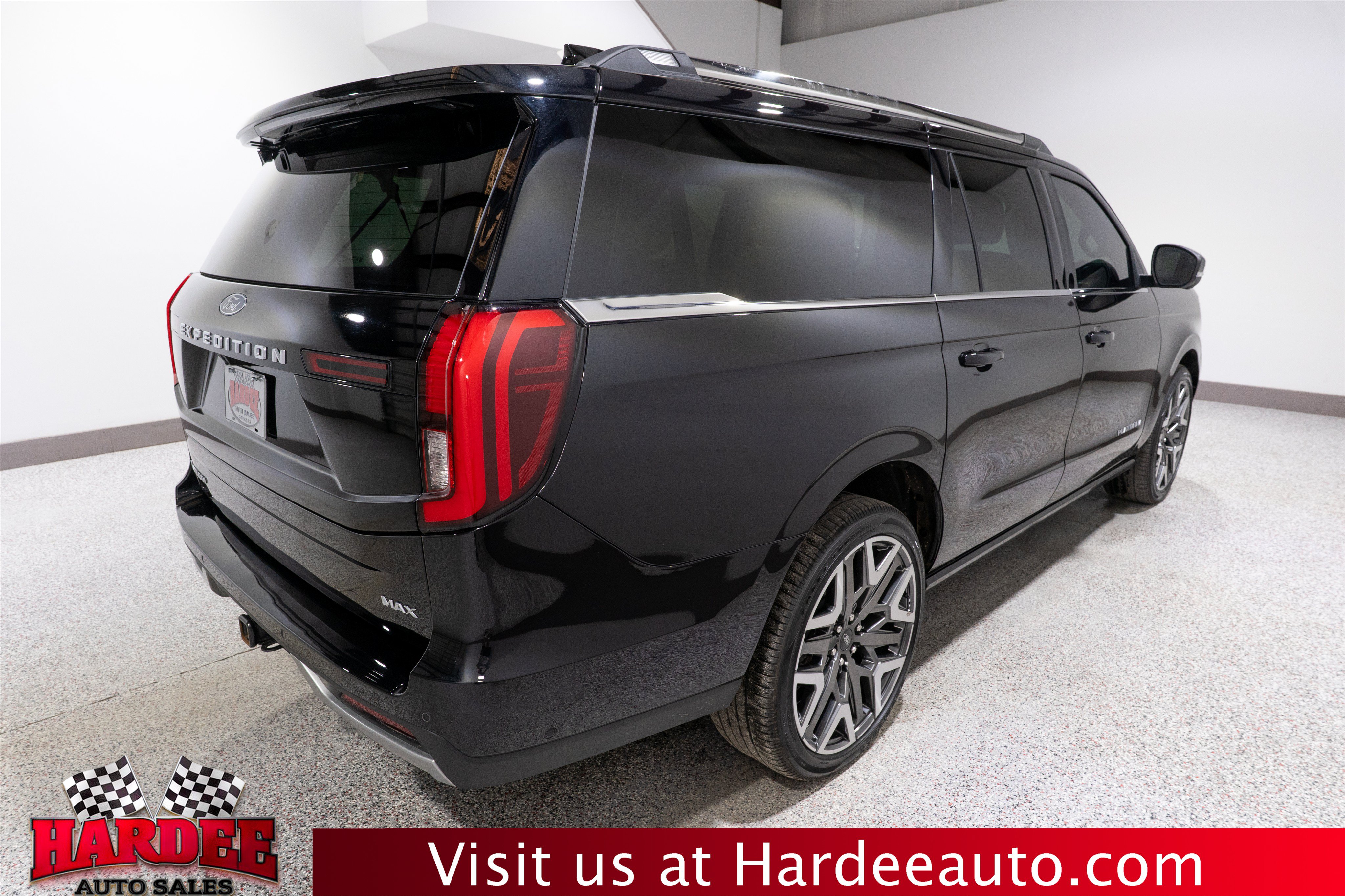 Used 2025 Ford Expedition Max Platinum w/ Platinum Ultimate Package AWD/4WD image 5