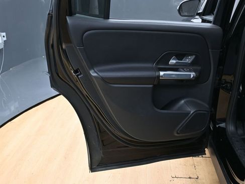 Used 2024 Mercedes-Benz GLB 250 image 44