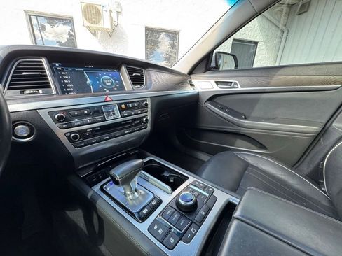 Used 2018 Genesis G80 3.8 w/ Option Group 03 image 15