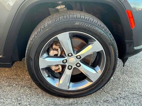 Certified 2022 Jeep Grand Cherokee L Limited image 10