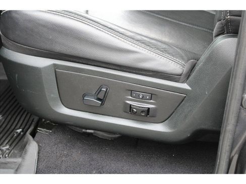 Used 2018 RAM 2500 Laramie w/ Sport Appearance Group image 9