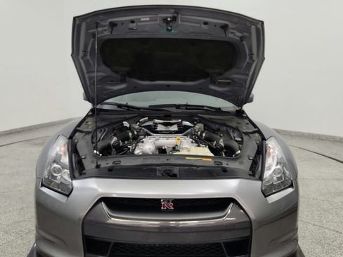 Used 2011 Nissan GT-R Premium AWD/4WD image 22