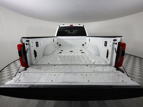 Used 2025 Ford F450 Platinum w/ Platinum Plus Package image 7