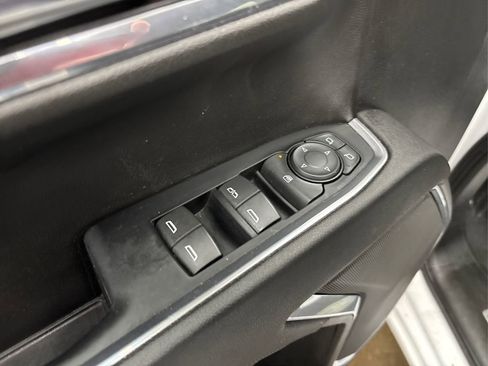 Used 2023 Chevrolet Silverado 1500 LT image 37