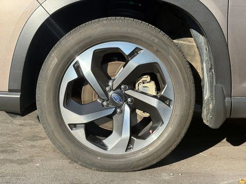 Certified 2024 Subaru Forester Touring AWD/4WD image 10