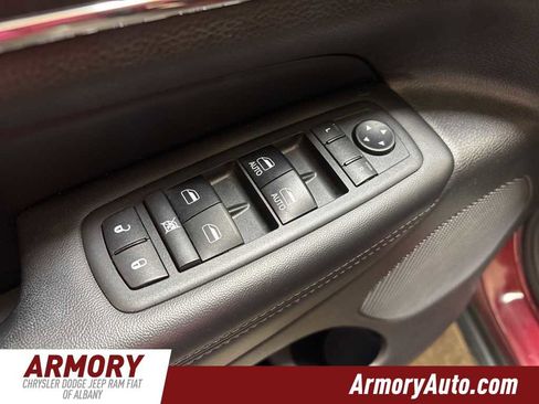 Used 2018 Jeep Grand Cherokee Limited image 8