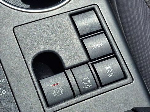 Used 2023 Toyota Highlander L FWD image 27