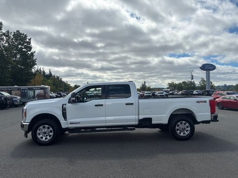Used 2024 Ford F350 XLT AWD/4WD image 3