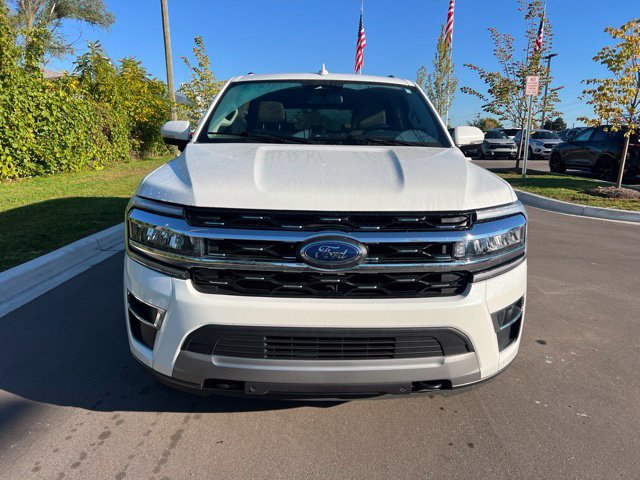 Used 2023 Ford Expedition Max Limited AWD/4WD image 2