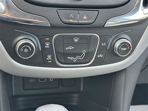 Used 2024 Chevrolet Equinox LS w/ LS Convenience Package image 33