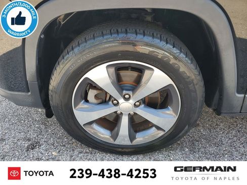 Used 2019 Jeep Cherokee Limited image 13