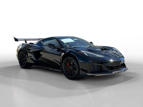 New 2026 Chevrolet Corvette ZR1 w/ ZR1 Carbon Fiber Aero Package RWD image 7