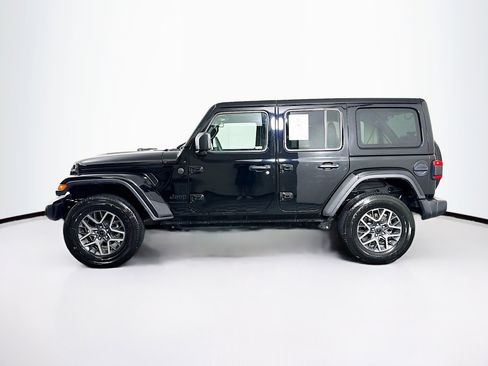 Used 2025 Jeep Wrangler Unlimited Sahara AWD/4WD image 4