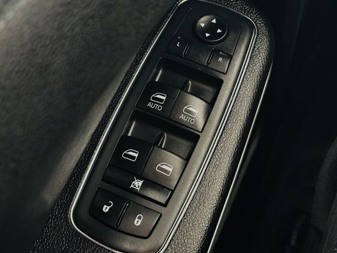 Used 2020 Chrysler 300 S w/ 300S Premium Group 2 RWD image 37