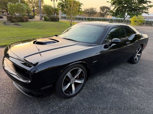 Used 2015 Dodge Challenger R/T Plus RWD image 1