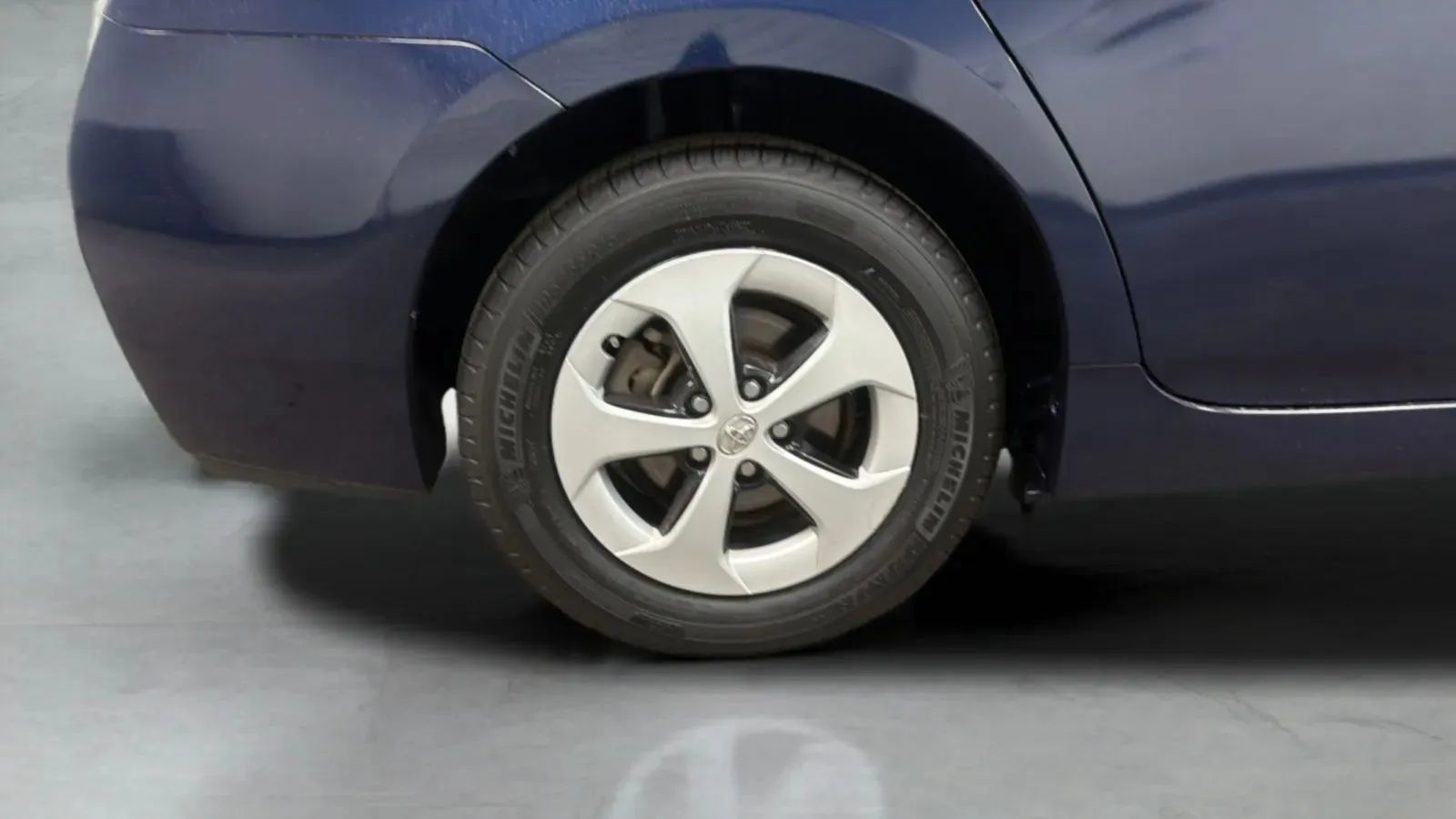 Used 2015 Toyota Prius Two FWD image 25