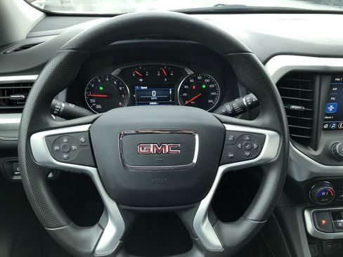 Used 2023 GMC Acadia SLE w/ Driver Convenience Package image 17