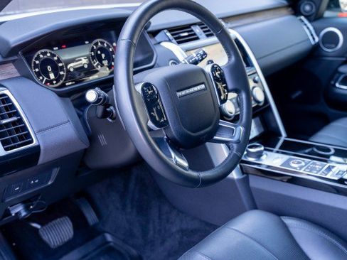 Used 2020 Land Rover Discovery HSE image 30